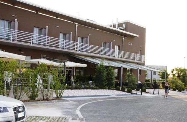 Eq Hotel Travagliato Extérieur photo