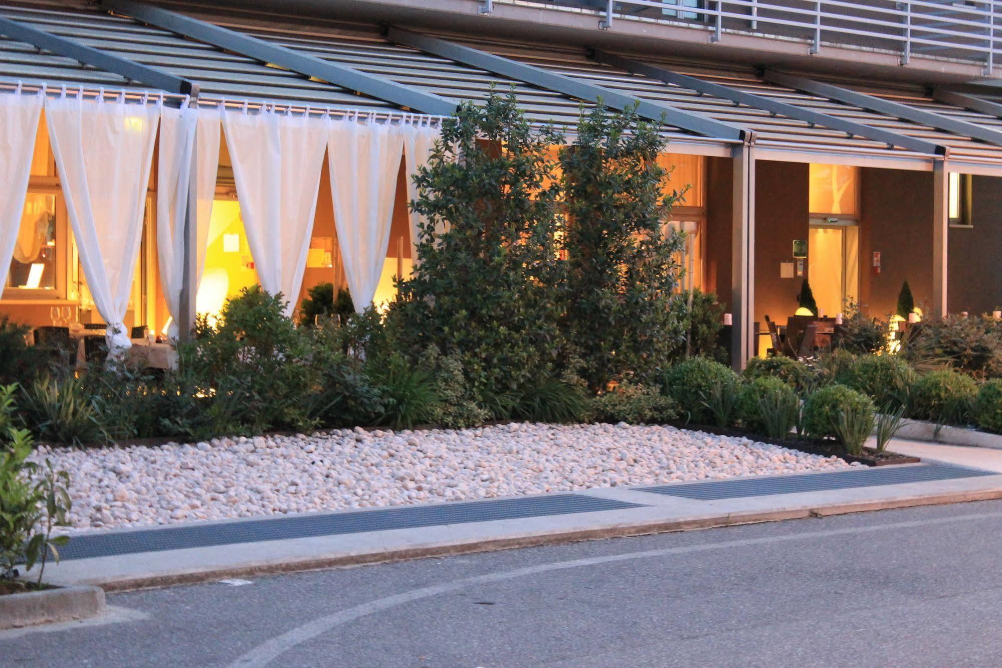 Eq Hotel Travagliato Extérieur photo